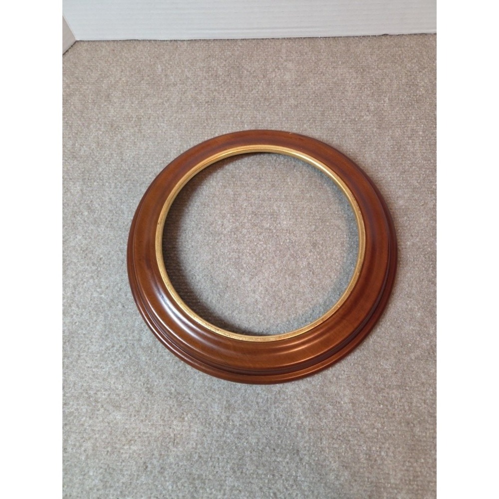 Van Hygan & Smythe CS97 Round Wood Plate Frame Gold Rim Brown 8 Inch Opening